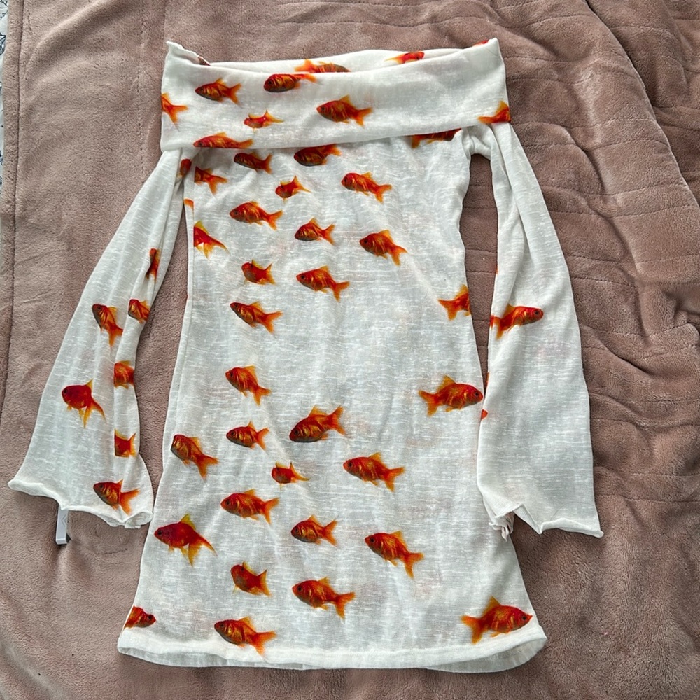 Omighty goldfish slub top size medium